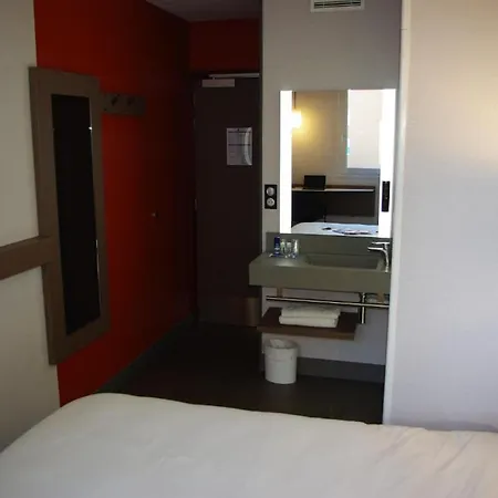 Greet Paris Nord 18è 2*