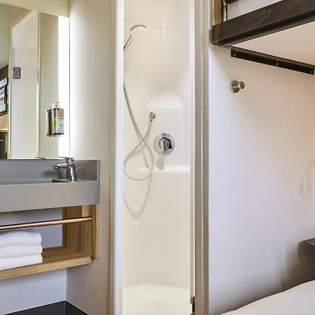 Greet Paris Porte De La Chapelle - Arena