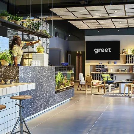 ホテル Greet Paris Porte De La Chapelle - Arena 2*