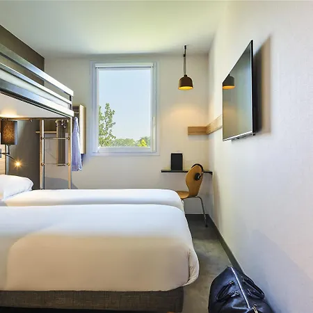 Hotel Greet Paris Porte De La Chapelle - Arena 2*