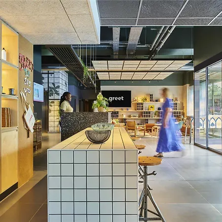 Greet Paris Porte De La Chapelle - Arena