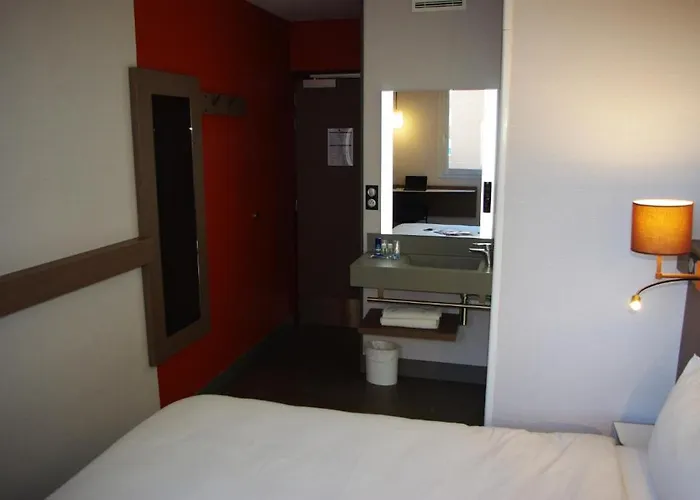 Greet Paris Porte De La Chapelle - Arena 2*