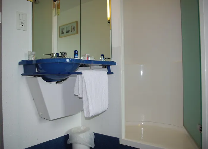 Greet Paris Porte De La Chapelle - Arena Saint-Denis