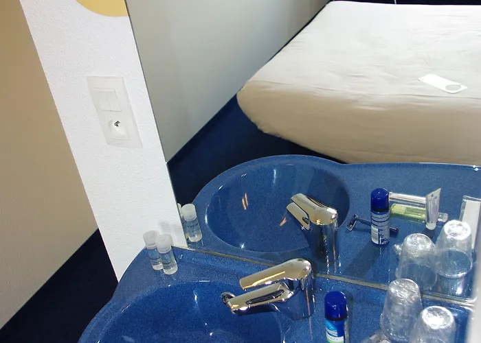 Greet Paris Porte De La Chapelle - Arena 2* Saint-Denis