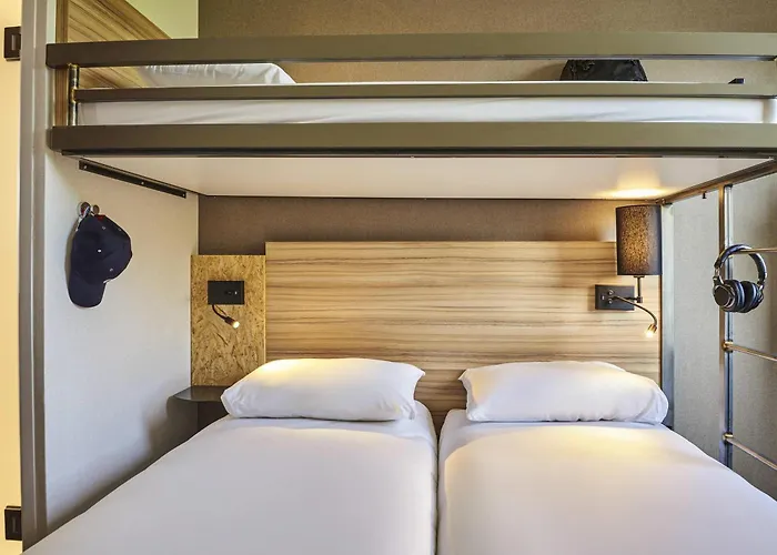 Greet Paris Porte De La Chapelle - Arena Szálloda 2*