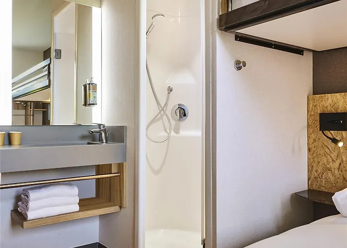 Greet Paris Porte De La Chapelle - Arena